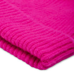 Maille du BONNET CLASSIQUE NEON PINK en gros plan macro, tricotée par Robert Mackie of Scotland