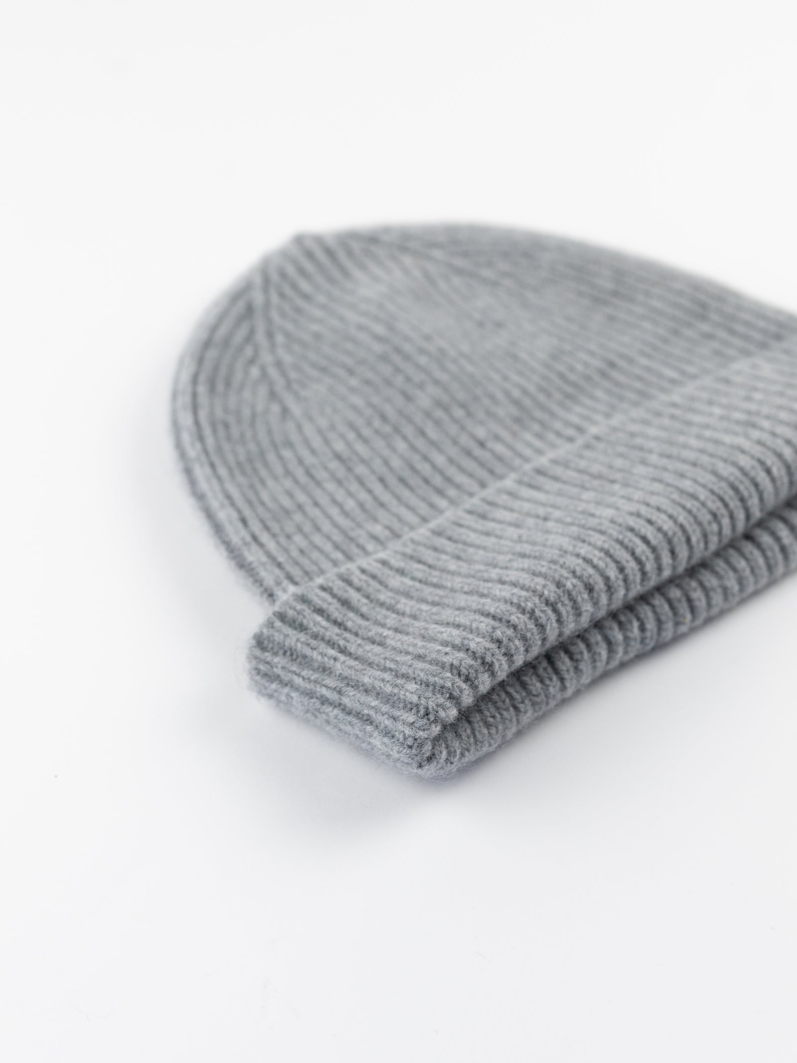 Maille du BONNET CLASSIQUE SHINGLE en gros plan macro, tricotée par Robert Mackie of Scotland